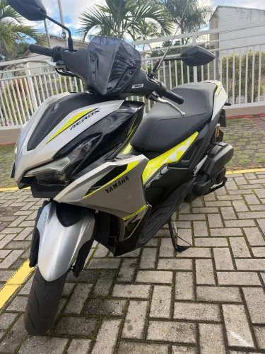 Aerox 160 2026/2026. Comprada há um mês. Única dona. Somente 442km rodado a