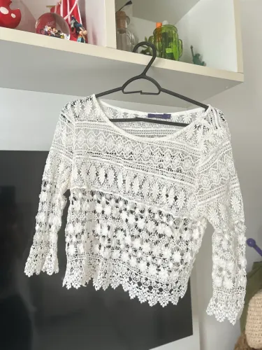 Blusa rendada Dress to