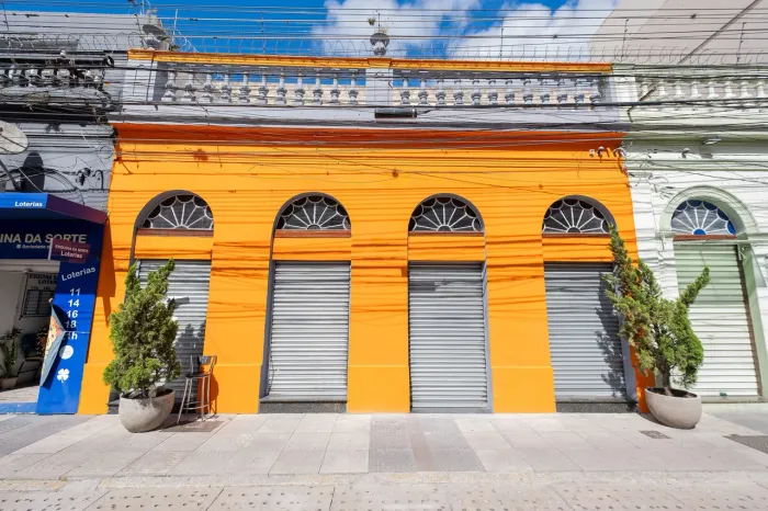 Prédio Comercial para Locação no Calçadão de Pelotas 468 m² com Máxima Visibilidade e Alt