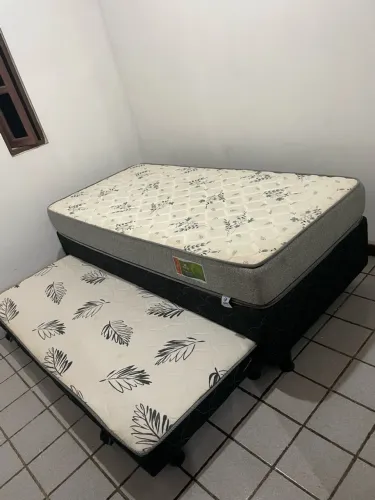 Cama solteiro com auxiliar 