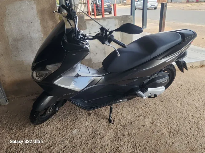 Vendo pcx nova td ok so pegar e ser feliz documento 2026 pago moto sem problema nenhum 