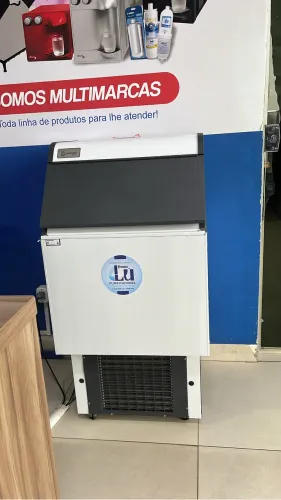 Máquina de gelo Everest 75kg