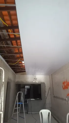 Forro de PVC e gesso drywall