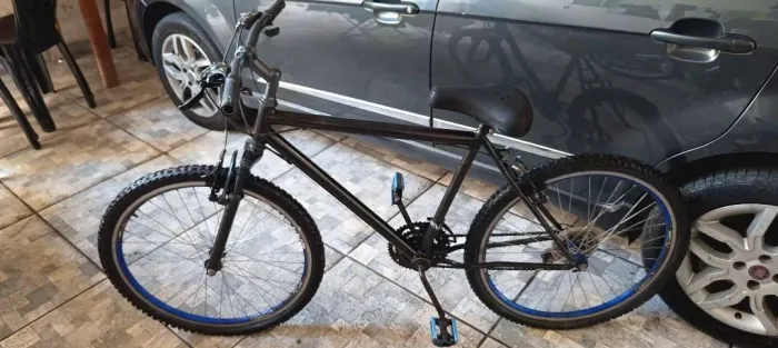 2 bicicletas aro 26 e 24
