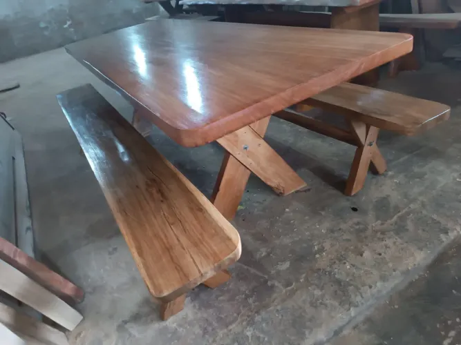 Vendo mesa de madeira rústica