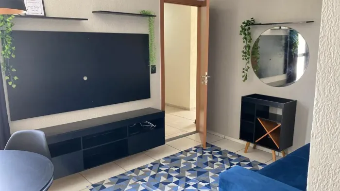Excelente apartamento mobiliado com 2/4 localizado na Av. Artemia Pires, bairro SIM