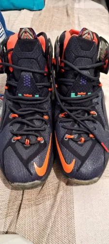 Tênis LeBron 12