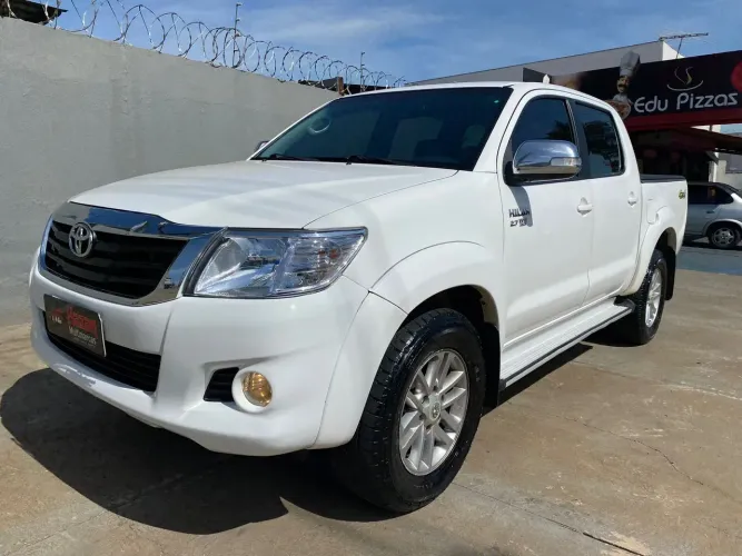 Toyota Hilux CD SRV 4X4 2.7 Flex 16V Aut. 2014