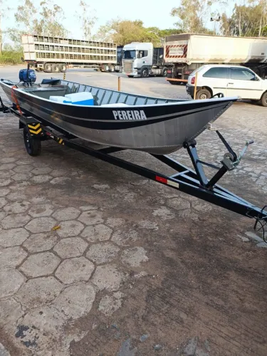 Vendo Conjunto de Barco, Carreta e Motor 2024