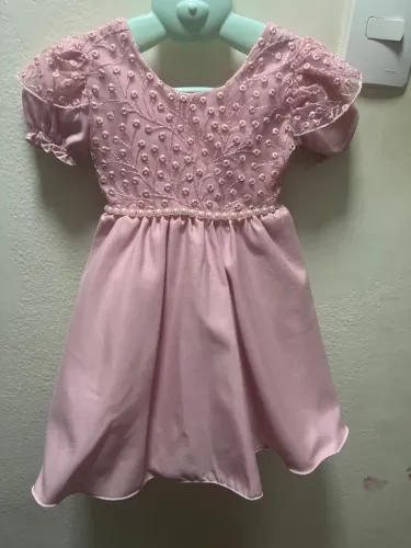 Vestido rosê infantil, rodado com anágua Tamanho 01 ano. Só Usou uma vez no aniversário