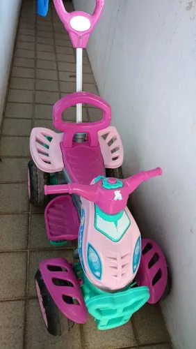 Quadriciclo menina 