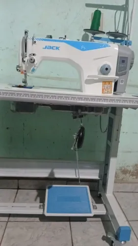 Maquina de Costura Nova