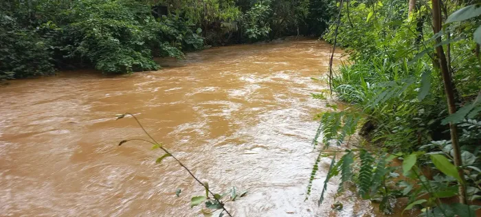 Chacara com rio em senador canedo