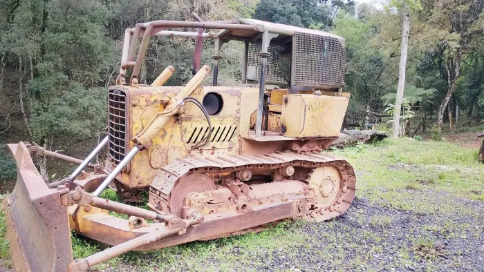 Trator de esteira Massey Ferguson 3366