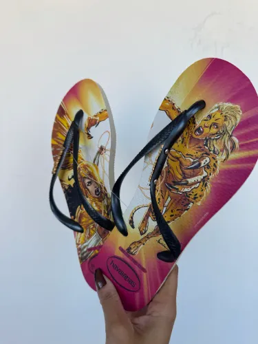 chinelo mulher maravilha 37