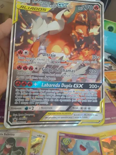 Carta Reshiram e Charizard GX
