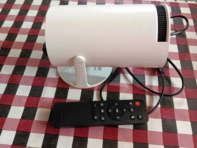 PROJECTOR HY300