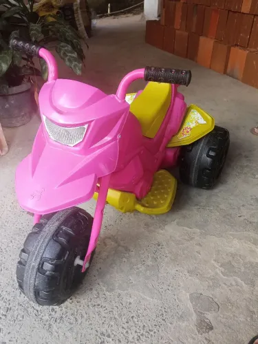 Moto elétrica infantil