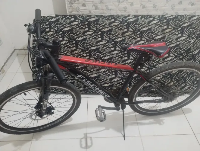Bicicleta aro 26 semi nova