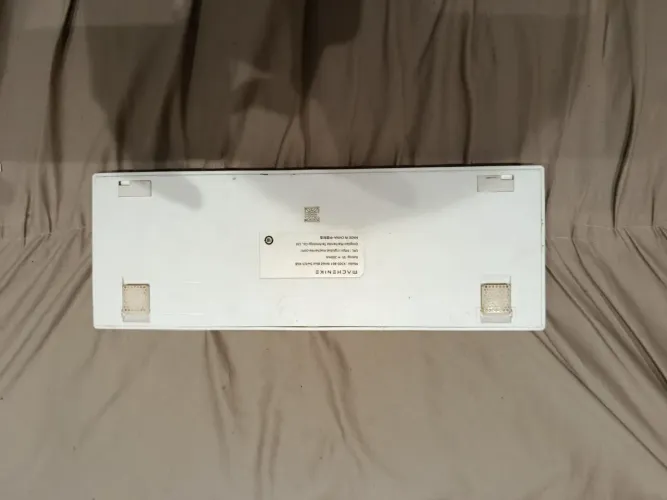 TECLADO MECÂNICO