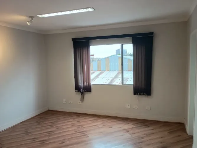 Sala comercial na Avenida Santa Catarina, 2233 - sala 7 28 m²