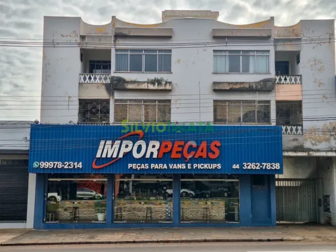 Salão comercial com apartamentos em cima a venda, localizado na Av. Colombo, 6808 na Zona