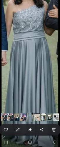 Vestido de festa bordado na parte superior