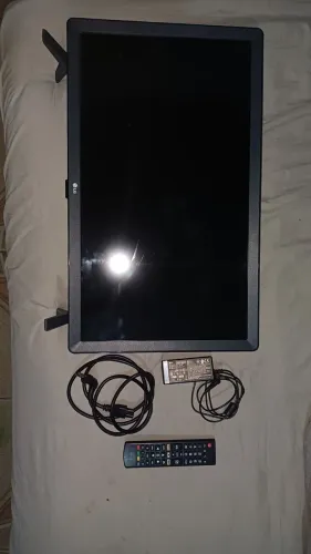 Smart TV Monitor LG 24" (Para Peças ou Conserto) + Controle