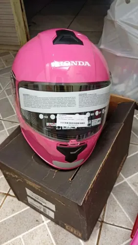 Vendo dóis capacete novos nunca foi usado tamanho é 62 os dois