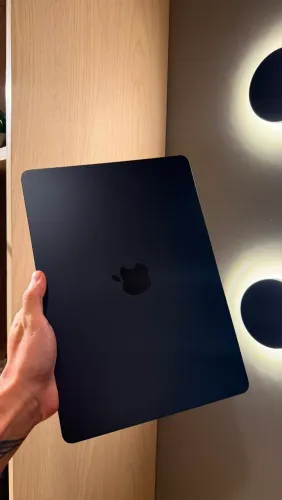 MACBOOK AIR M3 13 POLEGADAS