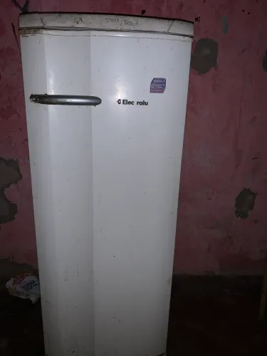 GELADEIRA 150$