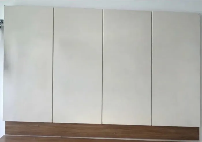 Painel de TV com 04 placas