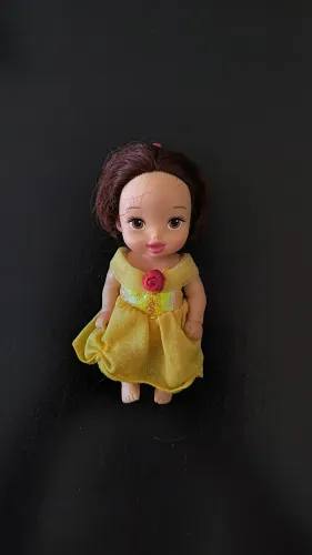 Mini Boneca Bela Disney 