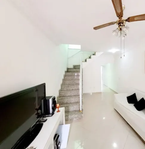 CASA PARA LOCAÇÃO NA VILA GUILHERMINA