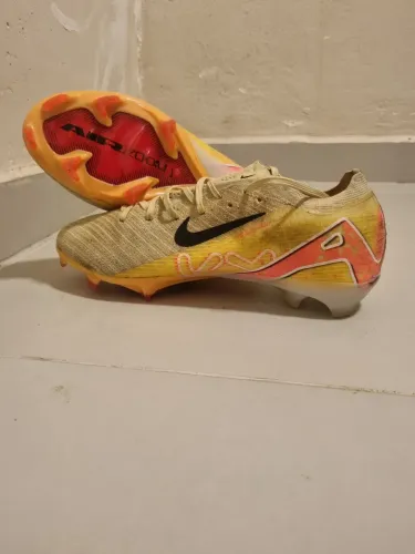 Vendo chuteira nike air zoom ky tamanho 40
