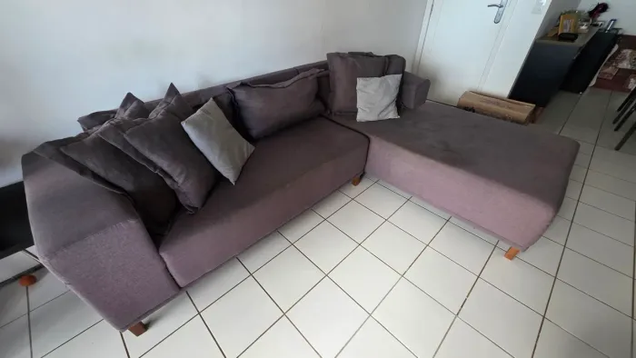 Vendo Sofá com Almofadas