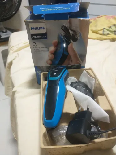 BARBEADOR ELÉTRICO PHILIPS AQUATOUCH