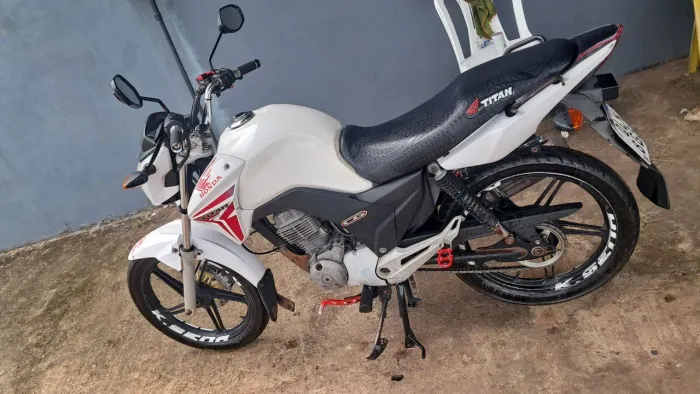 Vendo Titan 150 2015