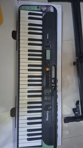 Teclado Casio CT-S200BK - semi novo