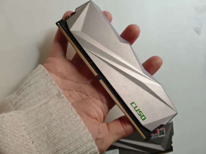 Pente de 8gb 3200mhz RGB