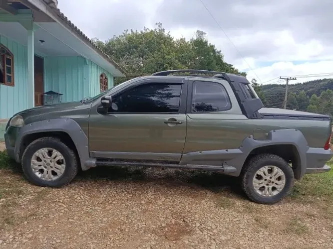 Fiat Strada Adventure1.8/ 1.8 Locker Flex CD 2011