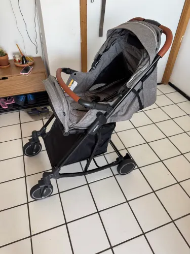 Carrinho de bebê novo!