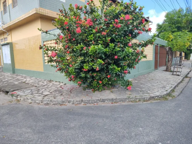 Kitinet mobiliado na.melhor área do bairro Mangabeira