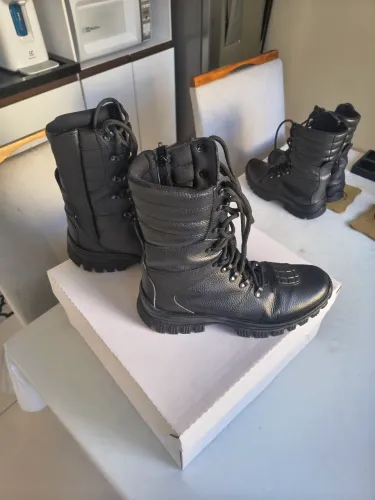 Bota coturno de couro