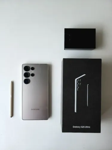 S25 ULTRA 256GB - DENTRO DA GARANTIA - COM ACESSÓRIOS
