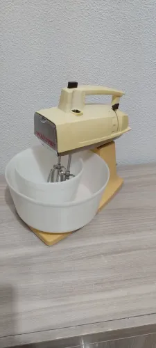 Batedeira antiga Walita BBT-300 - anos 70 - funcionando