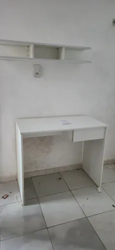 Mesa de estudo com uma gaveta mdf
