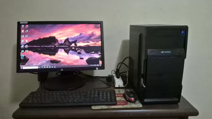 Computador de mesa completo