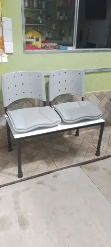 Cadeira dois lugares reforçado e confortável 