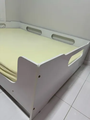 Cama casal montessoriana em MDF
